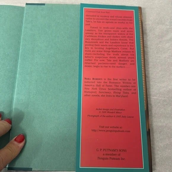 The Reef By Nora Roberts - Picture 4 of 4